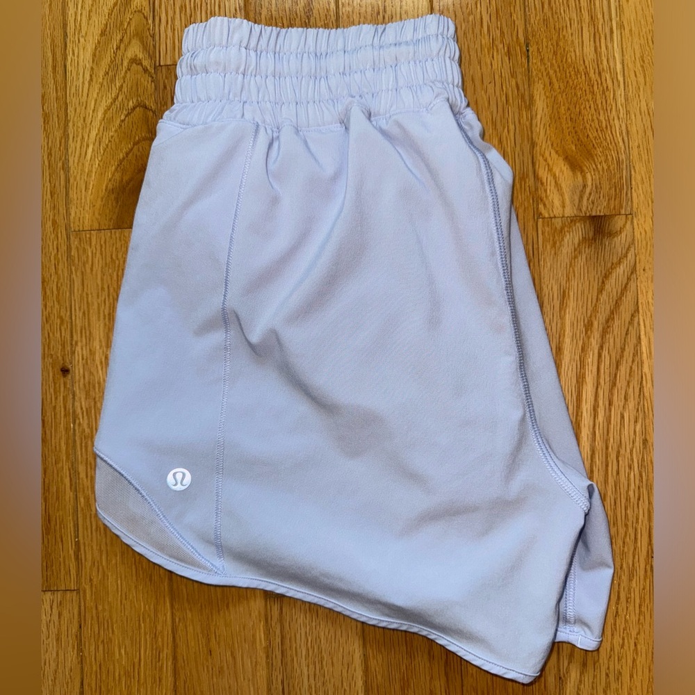 Lululemon Hotty Hot High-Rise lined short 4”
